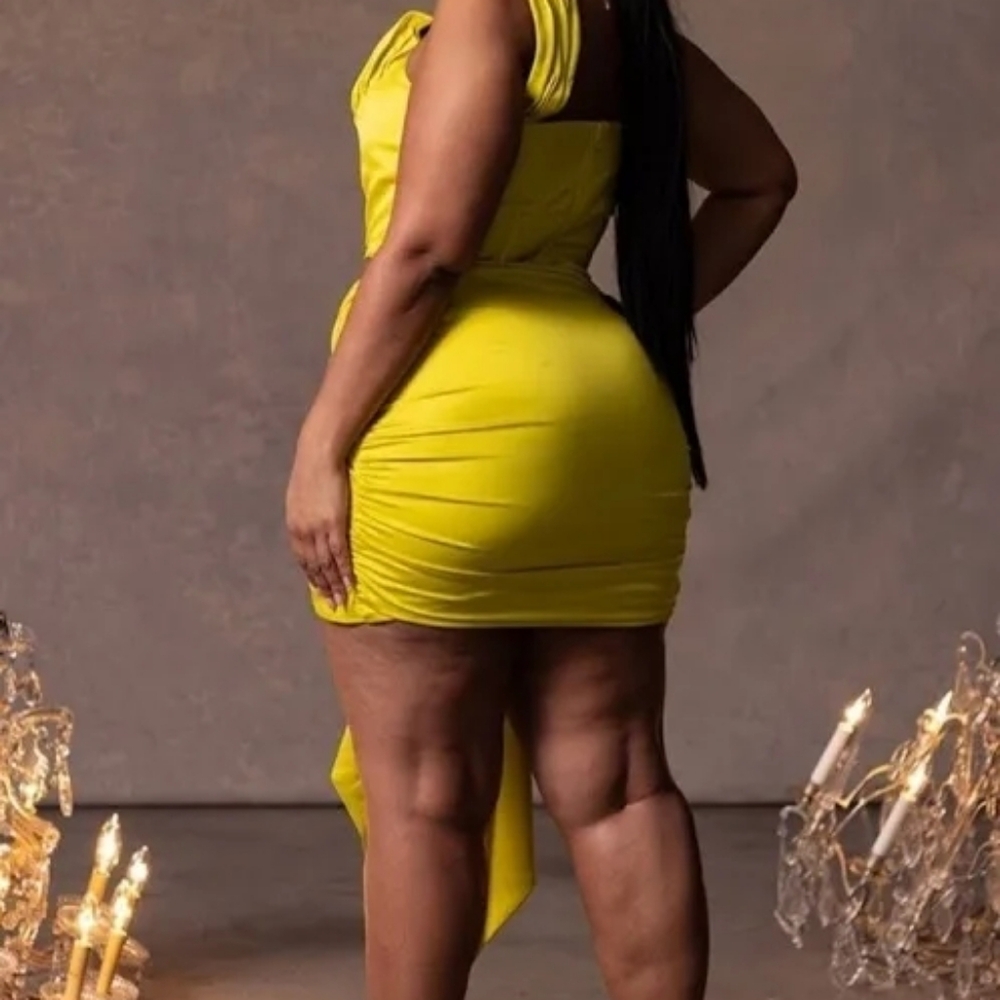 NEW! PRETTYLITTLETHING Plus Satin Ruched Drape Bodycon Skirt in Chartreuse US 20
